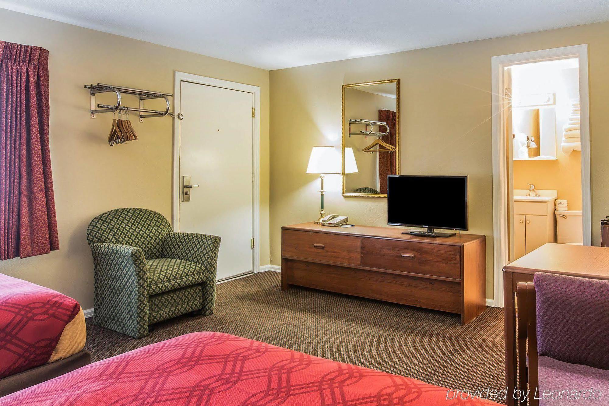 Rodeway Inn & Suites Sheridan Exterior photo
